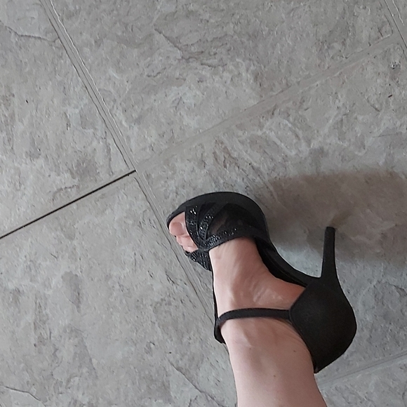 Shoes - Picture 3 of 5